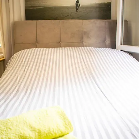 Apartment Center/navarinou Classical Style Apt-king Bed