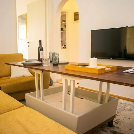 Center/navarinou Classical Style Apt-king Bed * Thessaloniki